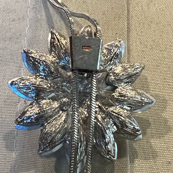 Silver Rhinestone Adjustable Lotus Floral Pendant Long Necklace - Picture 6 of 8